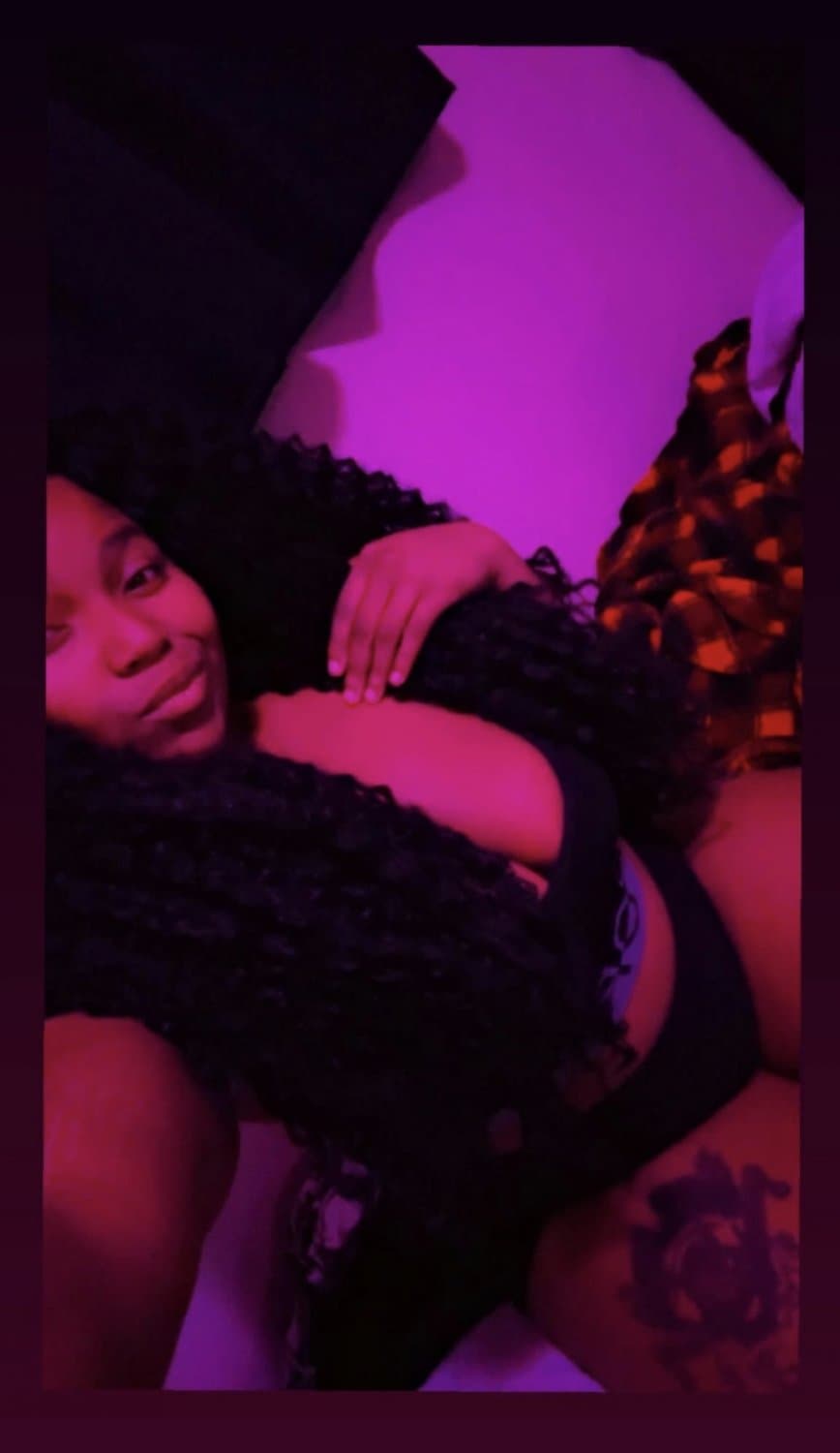 Crazy thick ebony IRL loves showing her crazy curves for horny perverts, goon to this bitch