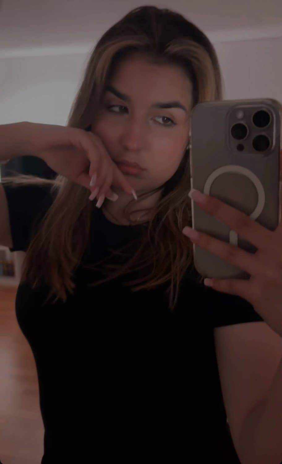 Trib her pls, dm me with pics & vids (only use these pics)