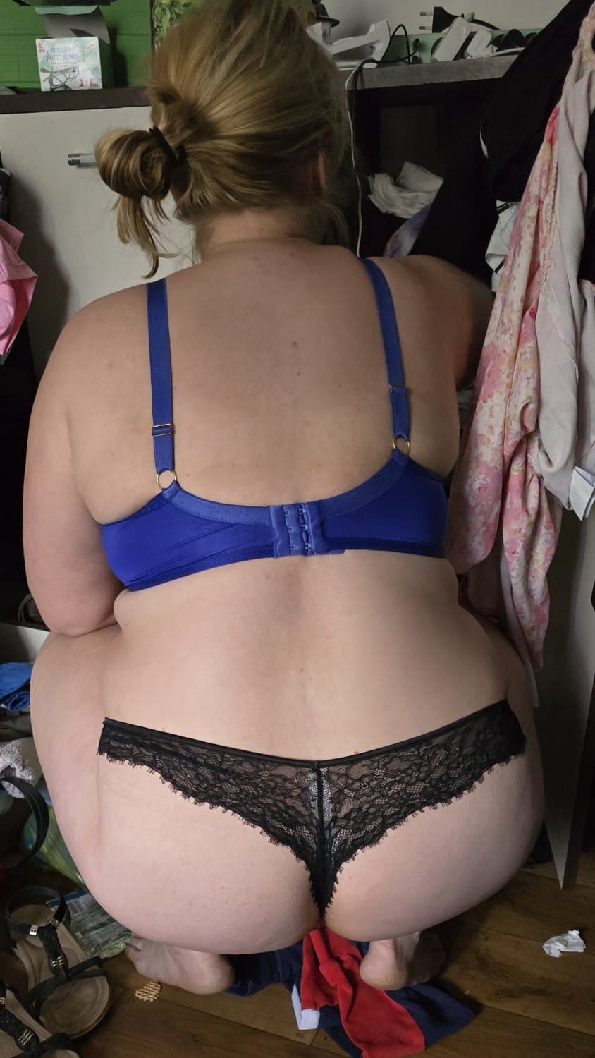 Hot thong ass hidden cam