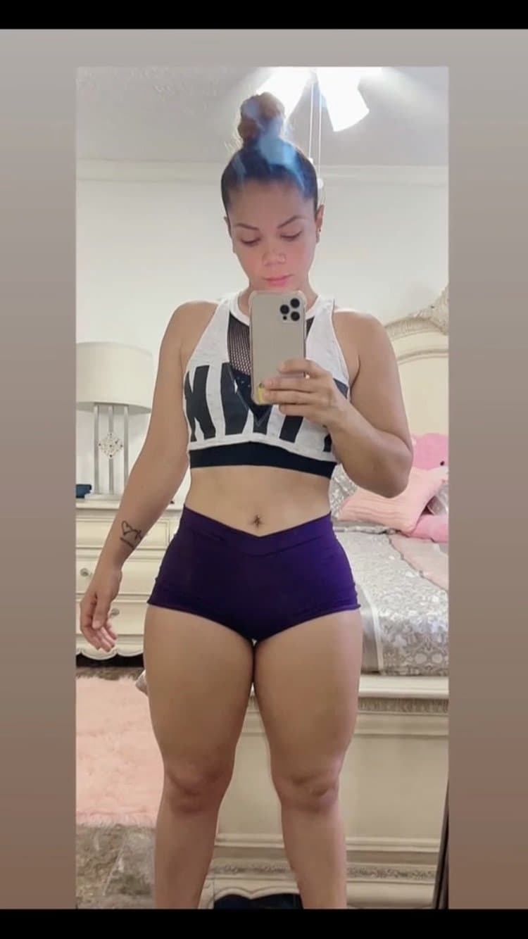 My Sexy Thick Aunt. Help me find her nudes I been looking for her she’s my aunt but damn she got ass