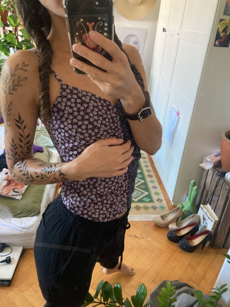 Click to view full size flat chest polish slut 28yrs