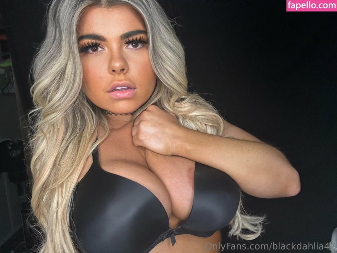 Pawg black-dahlia needs to be blacked asap!!