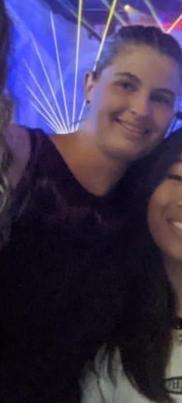 Tell me what you guys think of my teen irl tell me on here or kik