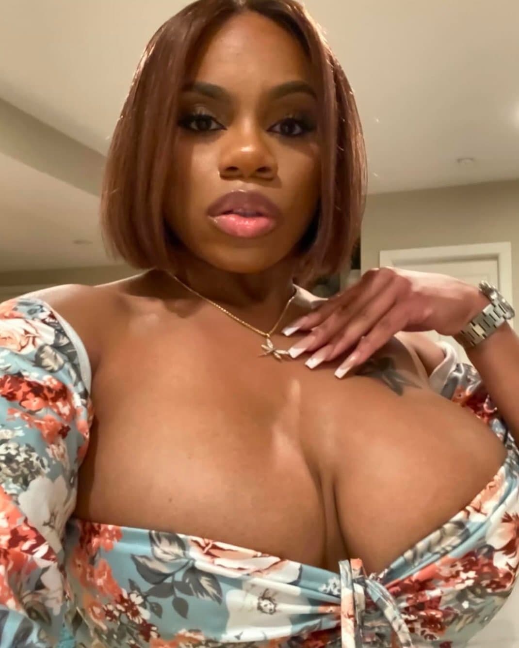 Dominique Chinn Preta Cavala Muito Gostosa