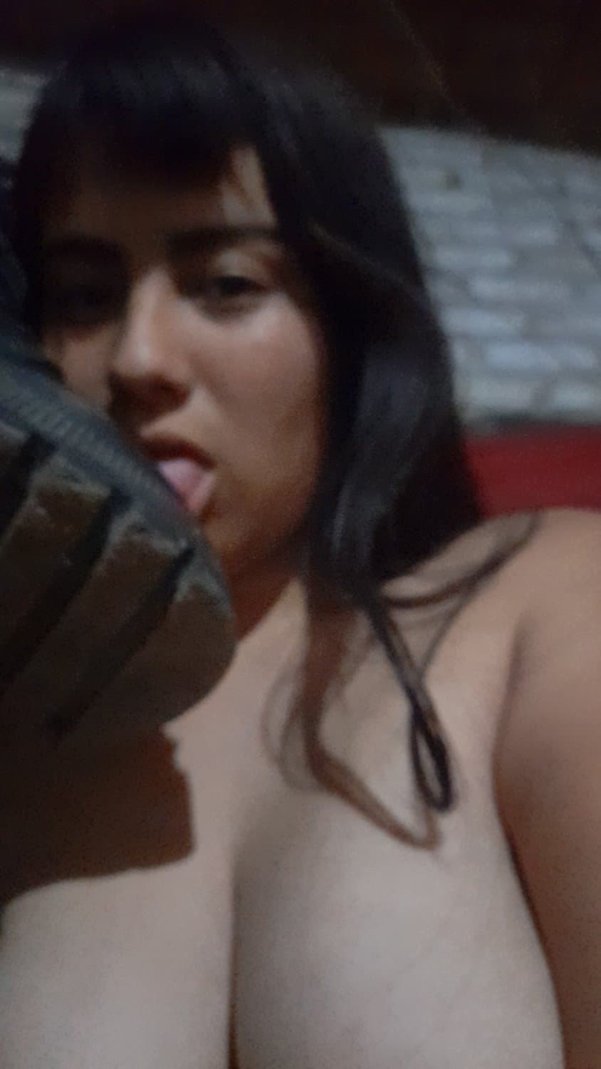 Zoe rolinga sirvienta de su macho