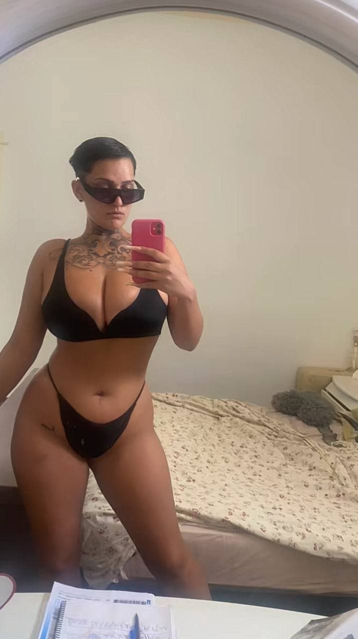 Mery, va de chula y es una puta barata más