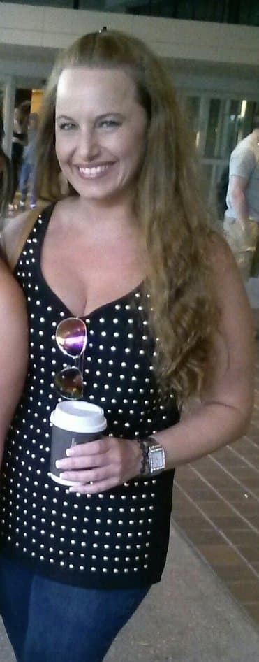 How kind of this busty redhead to give another flash of her big tits after saying she didn’t want to