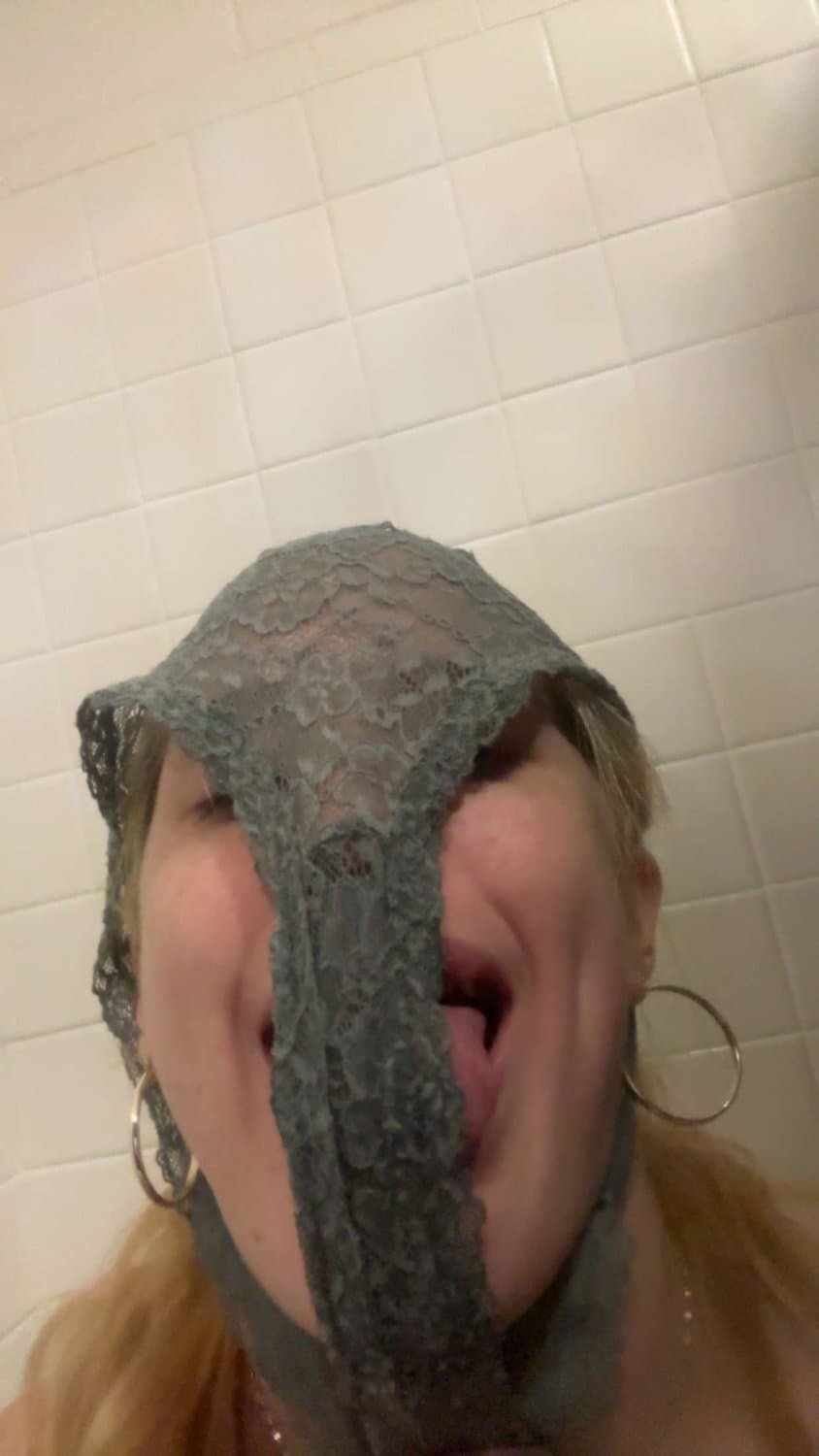 Sub - Alexia Marie, 18 yr part 2 (school bathroom whore)