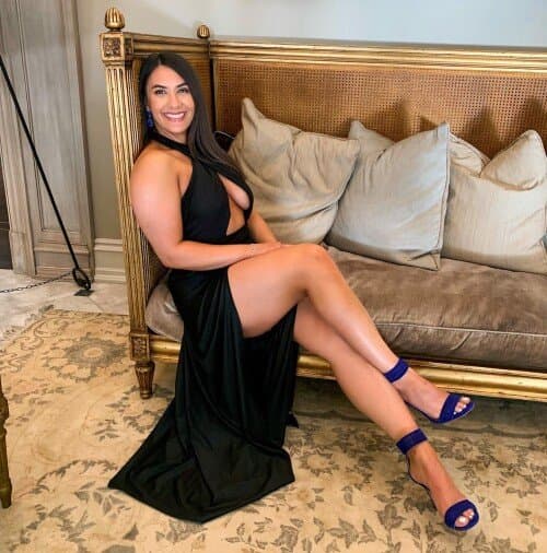 FIT LESBIAN HOTEL SHOWER TEASE