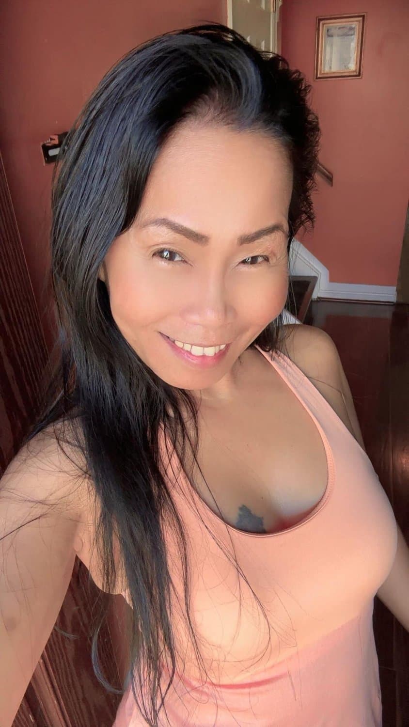 SEXY PINAY MILF ELMA