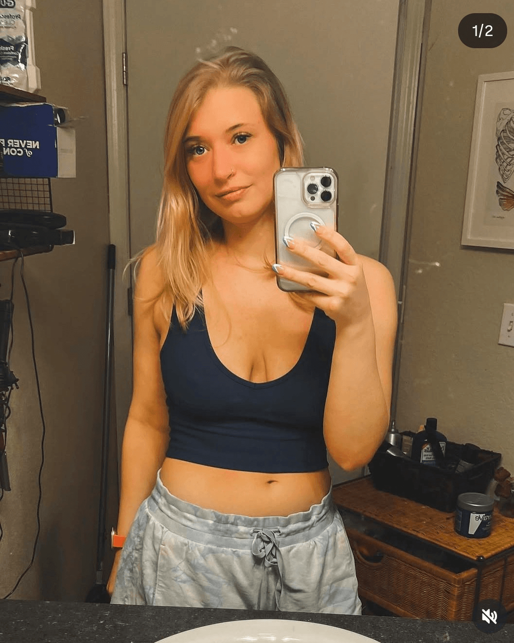 Stupid Dungeons and Dragons nerdy slut definitely needs locked up in a dungeon. Look at that face.?