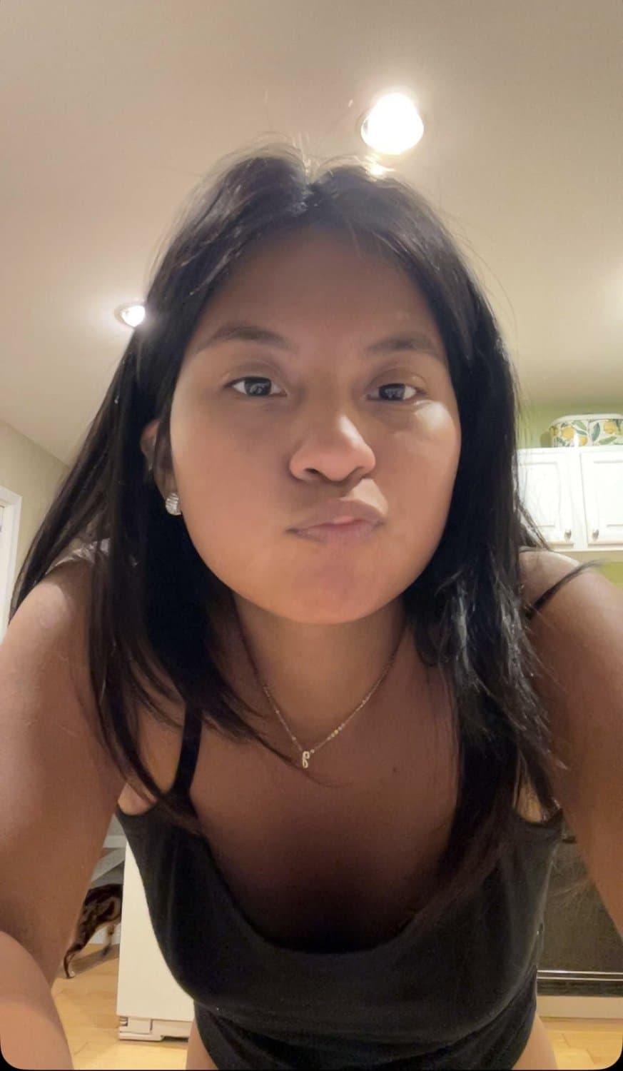 Feeding my irls like and comment if i should post snaps bereals and tiktoks more and dm to see more