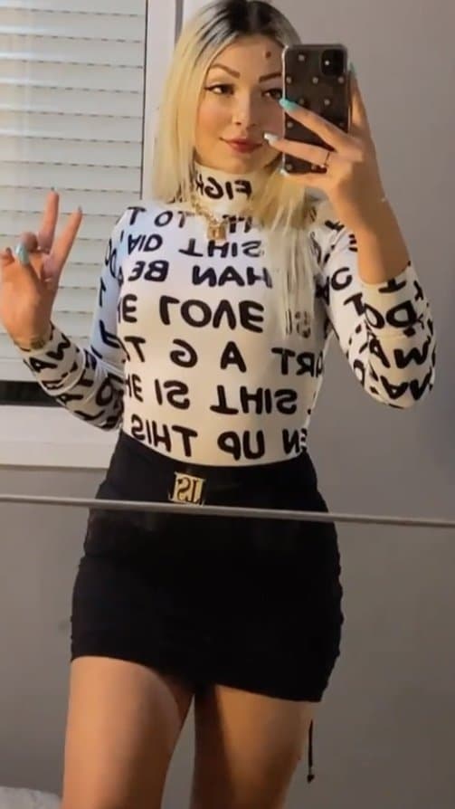 Branquinha gostosa do instagram (comentem)