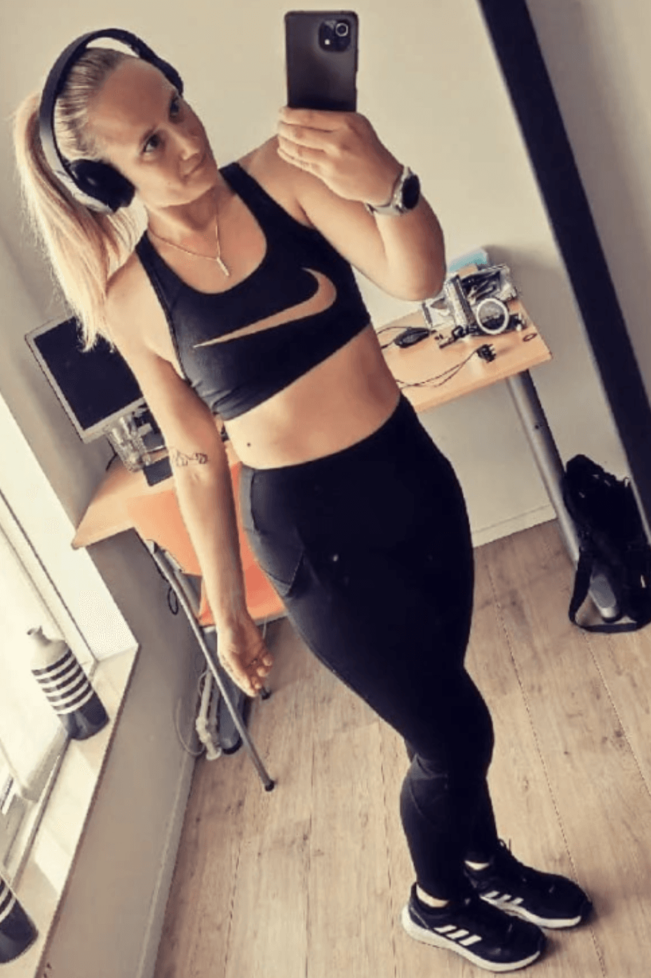 Easy White Whore Anne