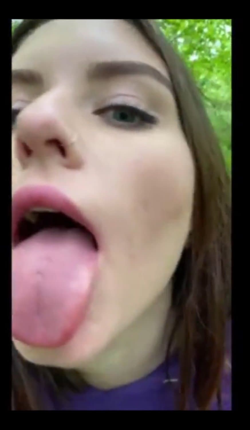 Cumplay and cum swallow in the woods??