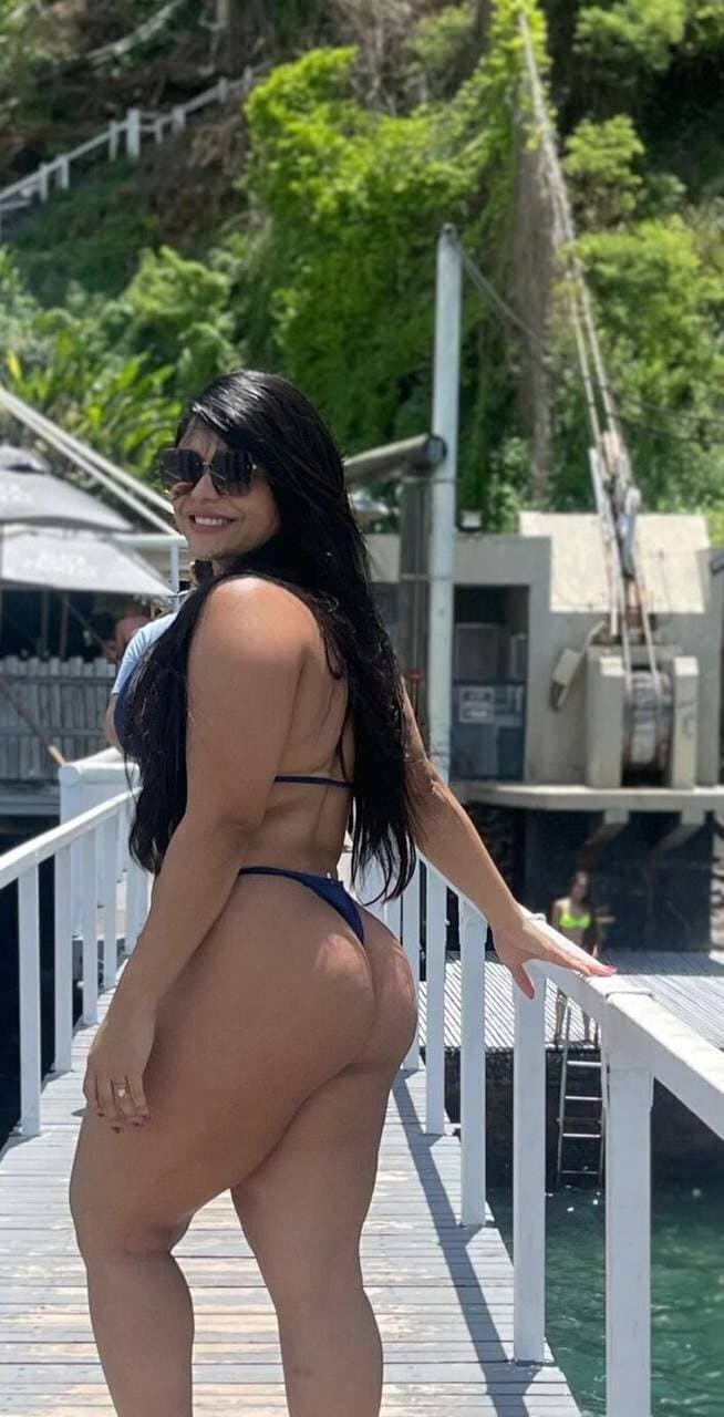 Essa puta gostosa foi vazada fodendo