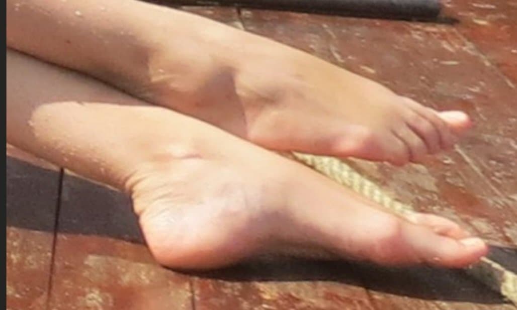 Flora the feet webslut