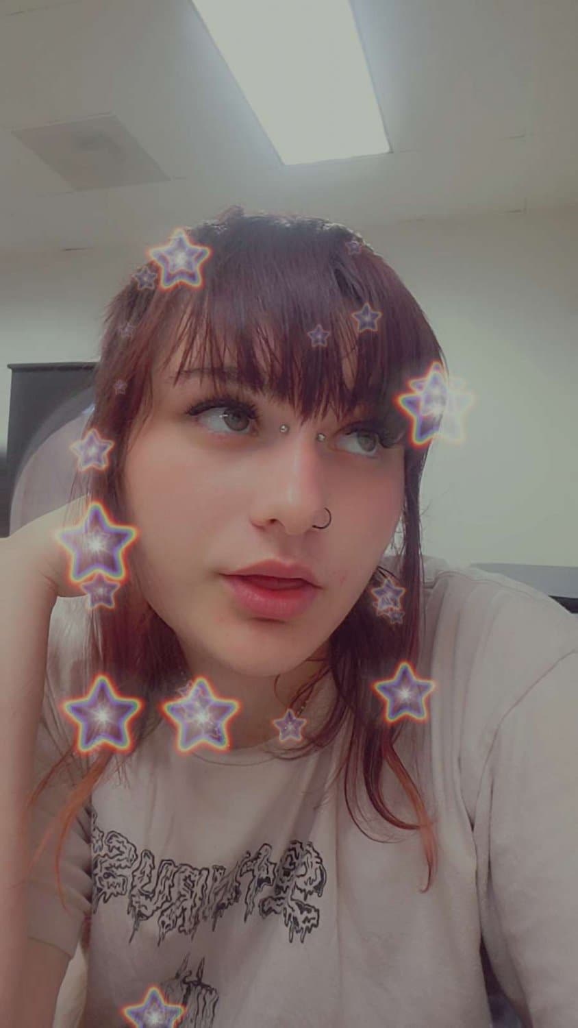 stupid bitch parker.. Msg for premium content