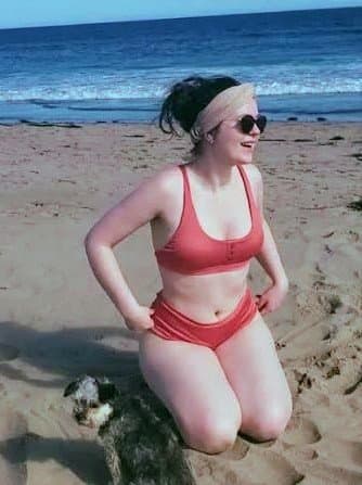 Emma is a sexy science geek with cum glasses.  I love when the dorky nerd is also kind of hot