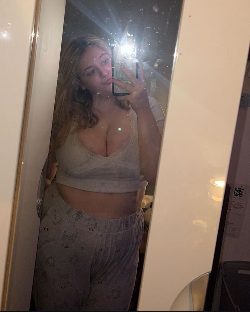 Big tit teen Danii Macleod