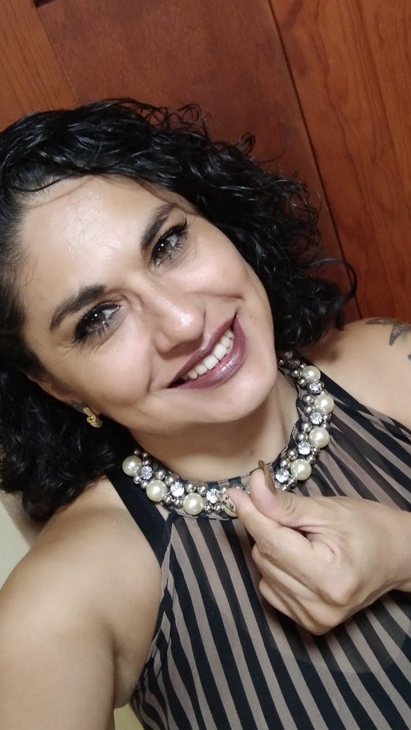 Any girl, lady, trans or guy who wants to fall in love and have fun with my mexican mom (romantic)?