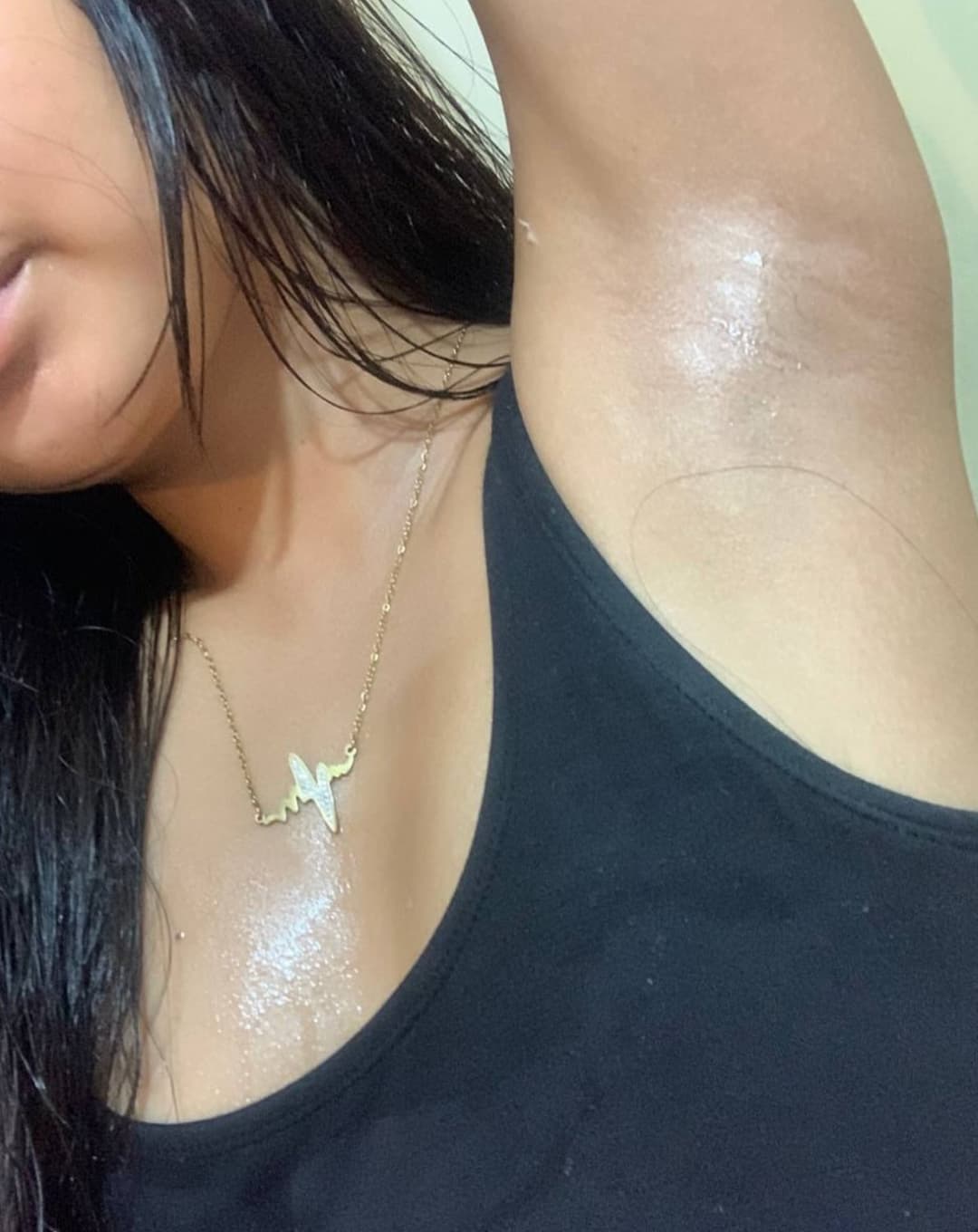 Pinay Havana showing sweaty armpits axilas suvaco