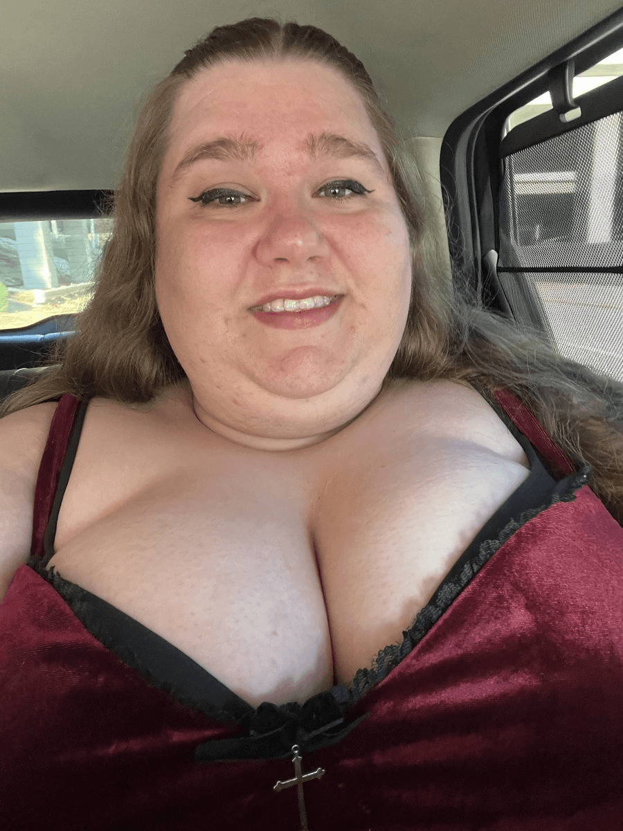Sexy fat fupa bitch