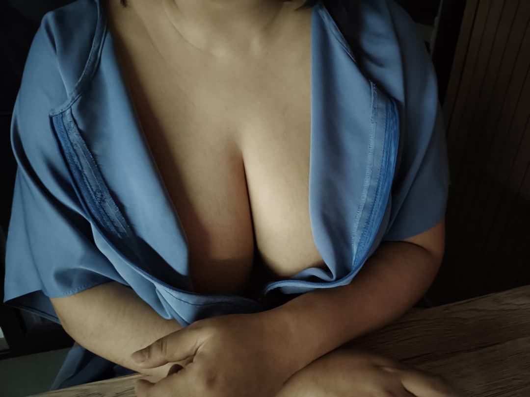 When a Malay guy whispered his request… a hand job was the job that had to be done