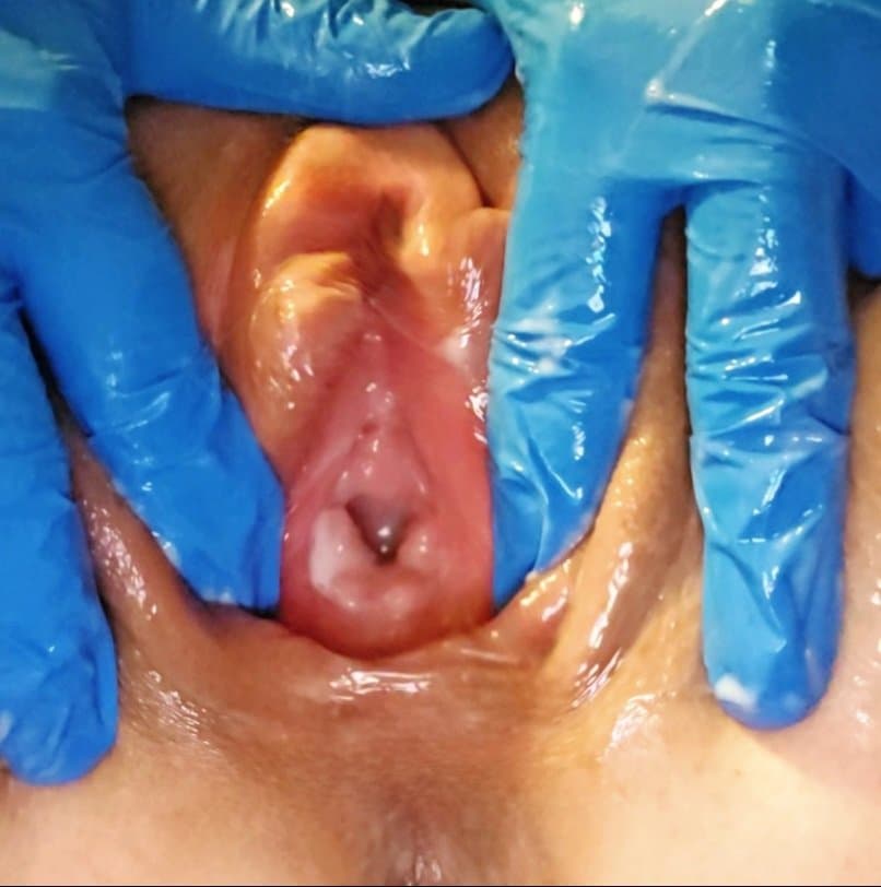 19 year old Charlotte creaming her swollen pussy.     KIK LickMySwollenPus