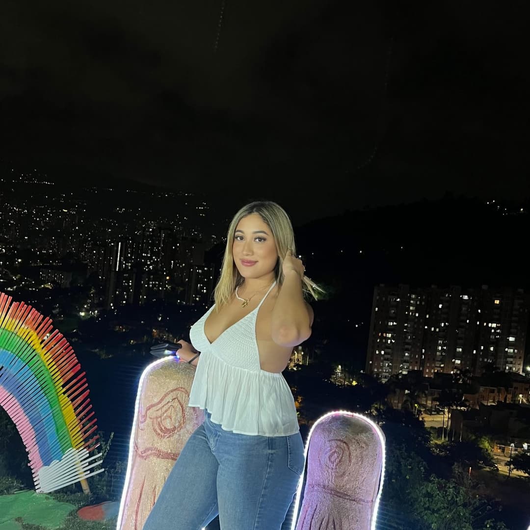 Dumb Slut: Leana Agudelo