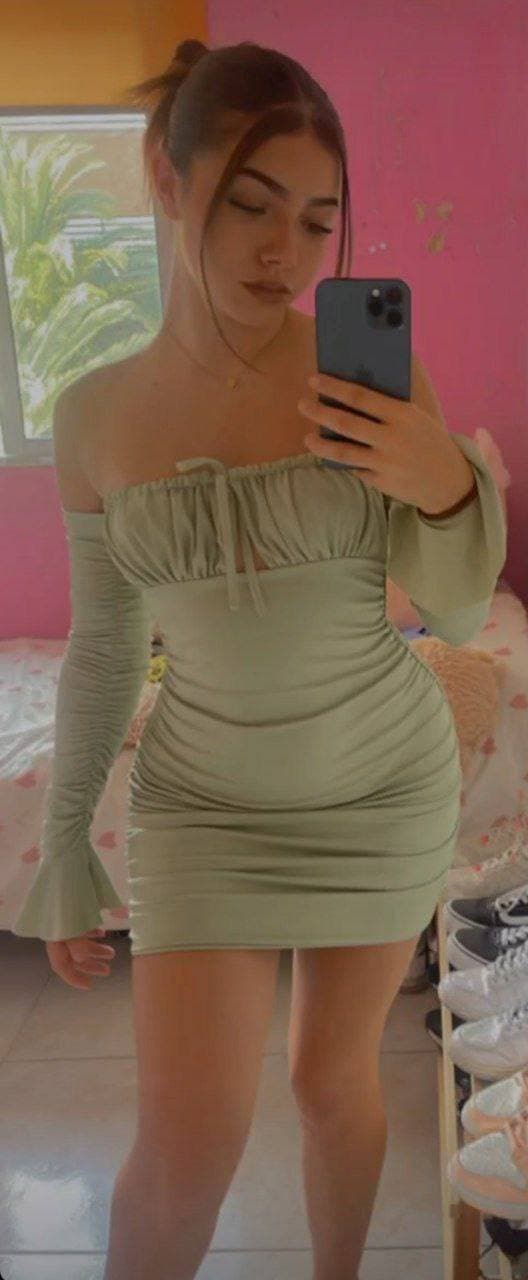 Naiara una zorra que se ha comido más de 100 pollas y quiere más