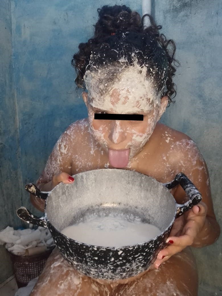 Menina do vômito (Alguem tem videos dessa menina?) A mais puta que ja vi na vida