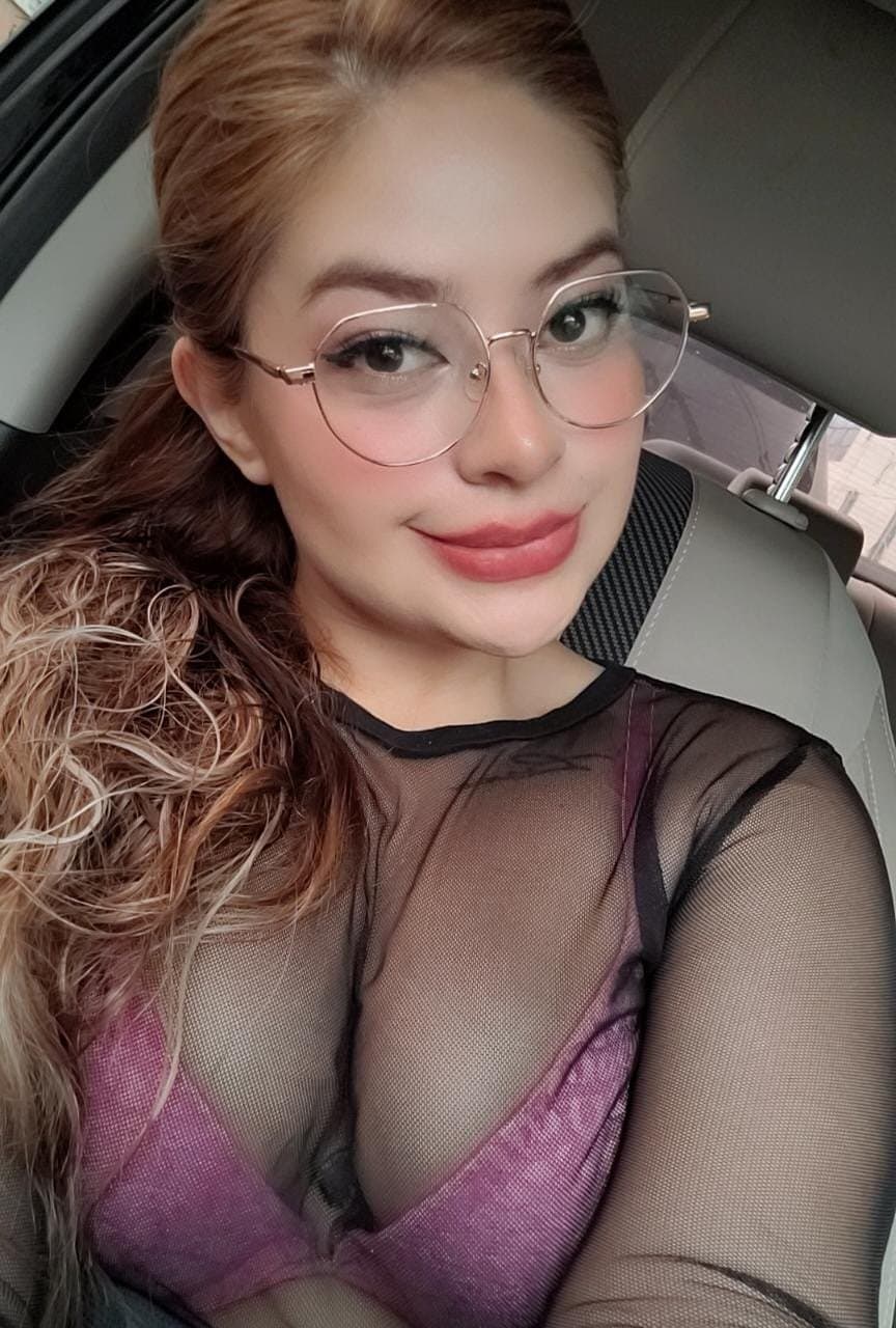 Linda esposa chupa verga