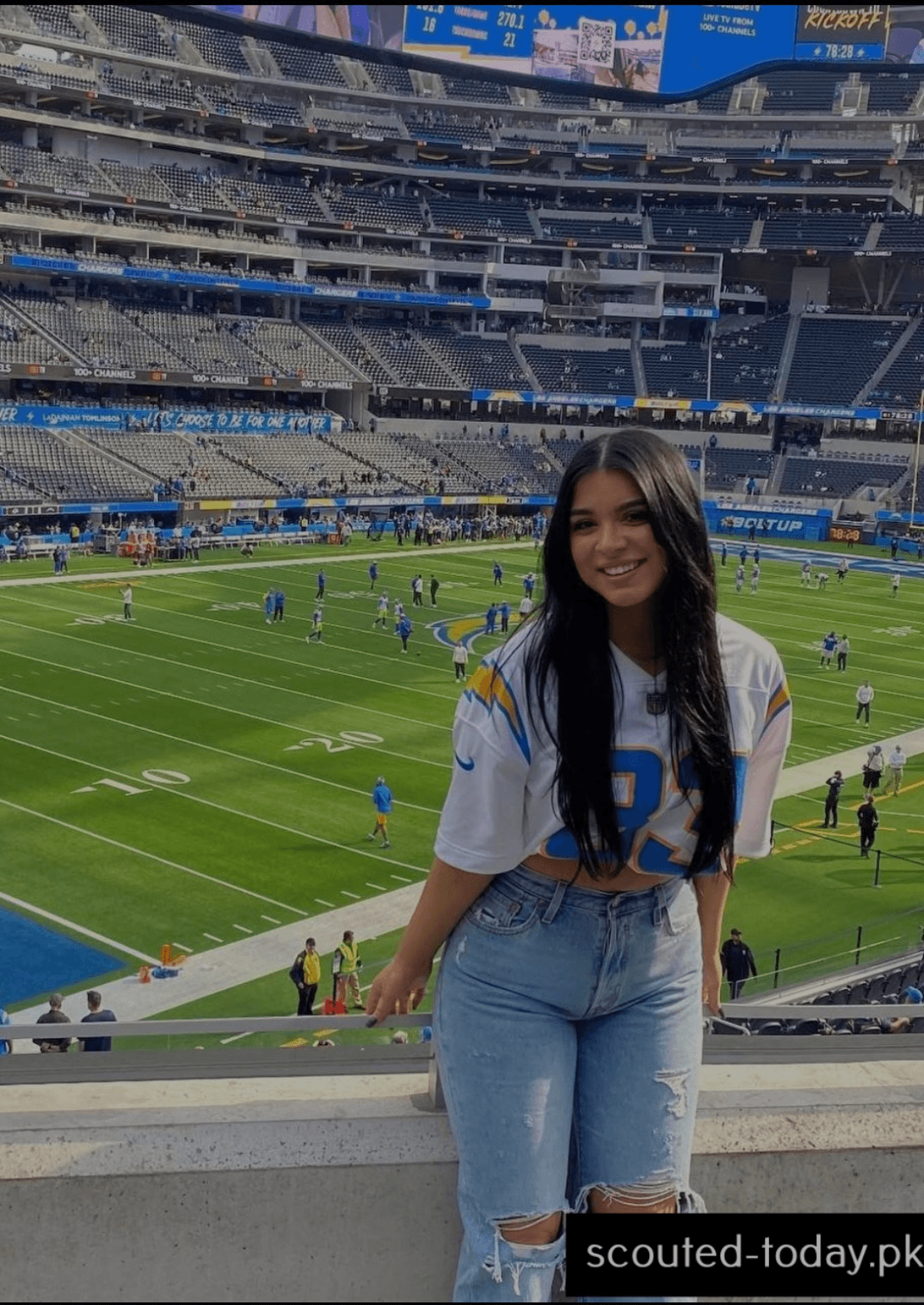 Horny Latina Likes Football & Fucking!!!! Amateur Latina Abg