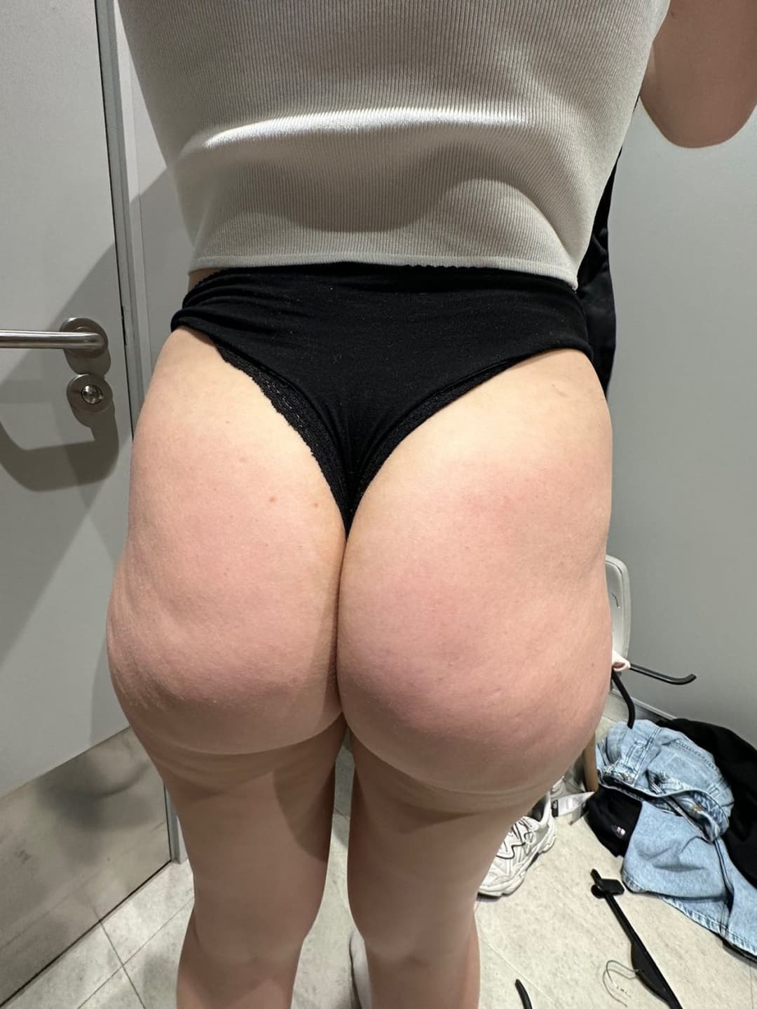 thick bitch changing in dressing room