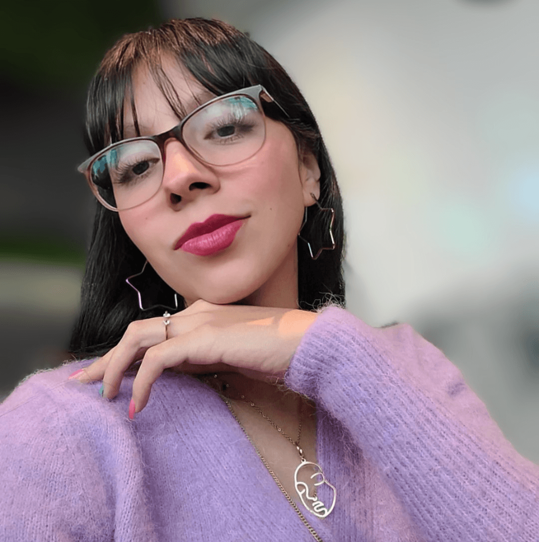 Miranda mi otra prima desde que le dije que me gustaba me deja tomarle fotos a su cola rosita