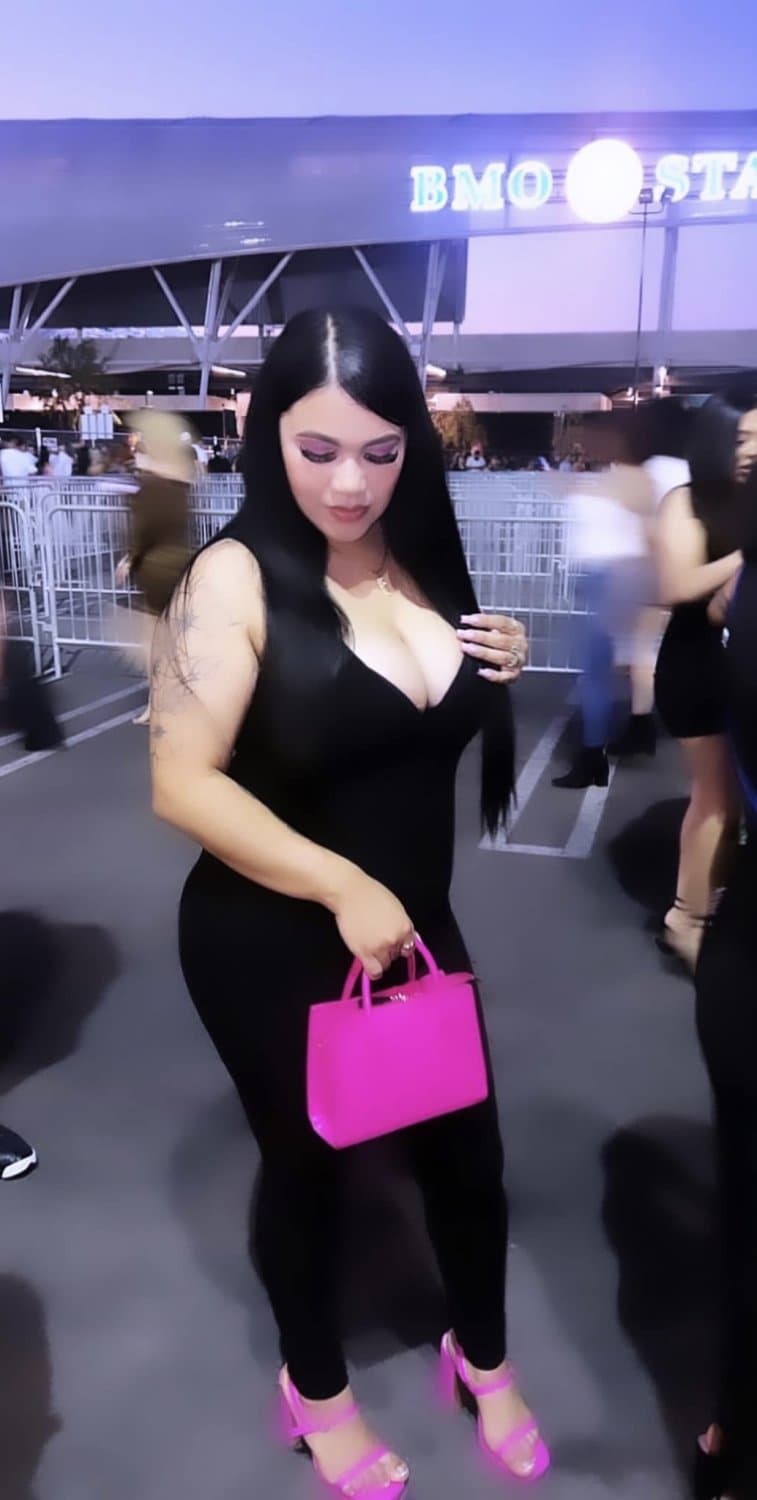 Big tit Latina milf showing toes