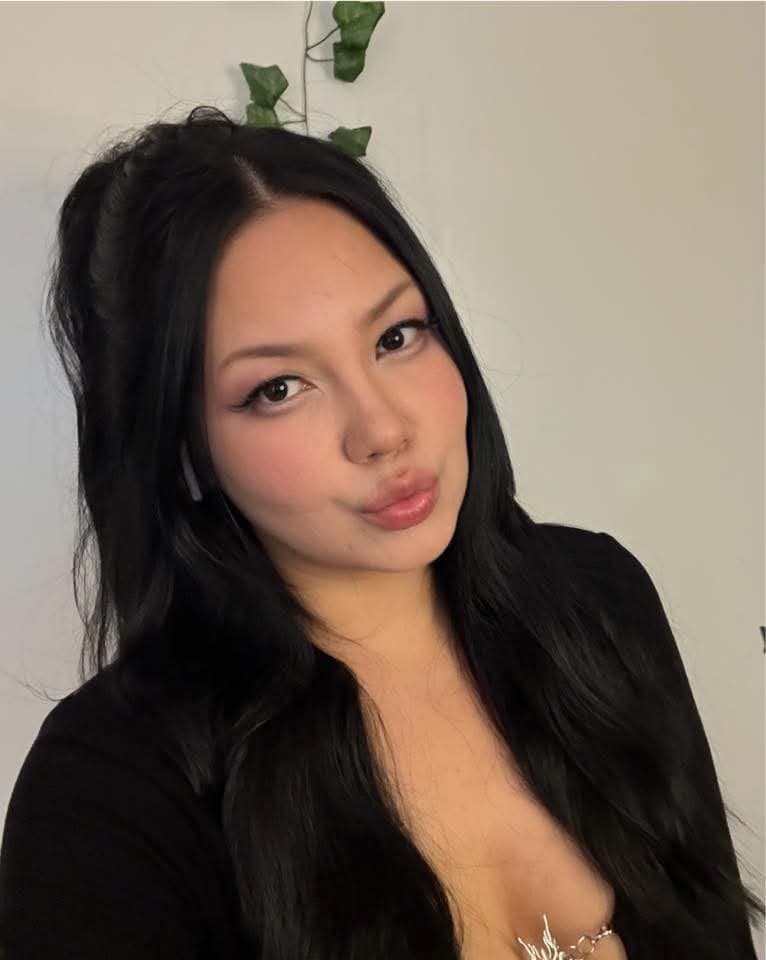 This native canadian mentioned she had some tiddy pics floating around the internet. Dm trade