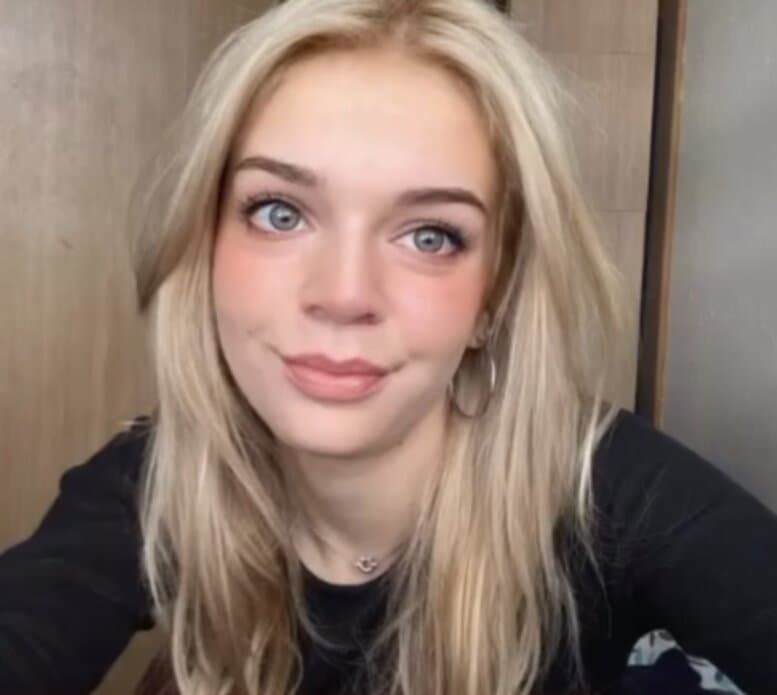 Leaked teen gets facial in her halloween costume (dm me to trade)