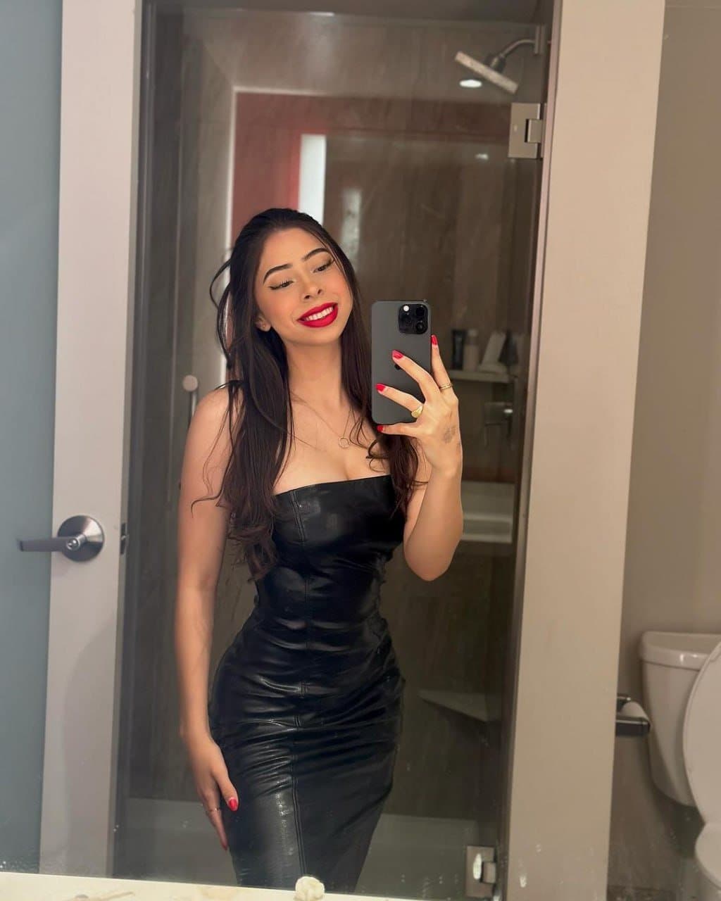 Slutty Latina Teen Gets Pumped By Cock Until Massive Squirt