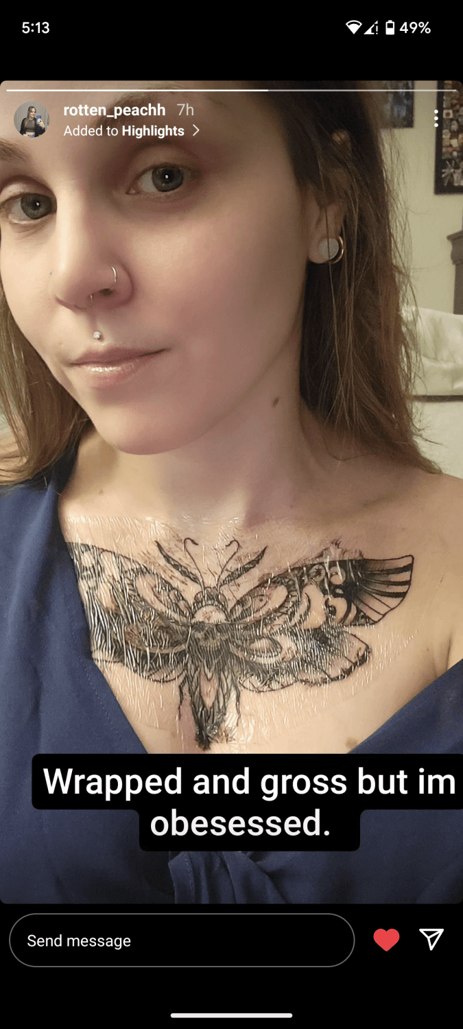 What a cute little bitch. Leaked shots of her ass and her ex husband grabbing her ass.