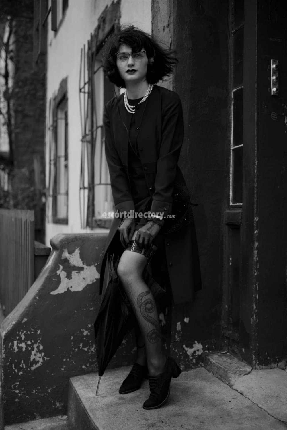 Frau Rosie Wilde (Frau Rosie Levine) nackt (1)