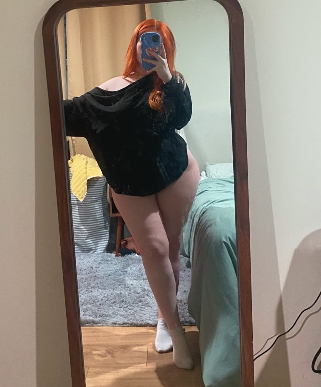 White baddie with big ass hips