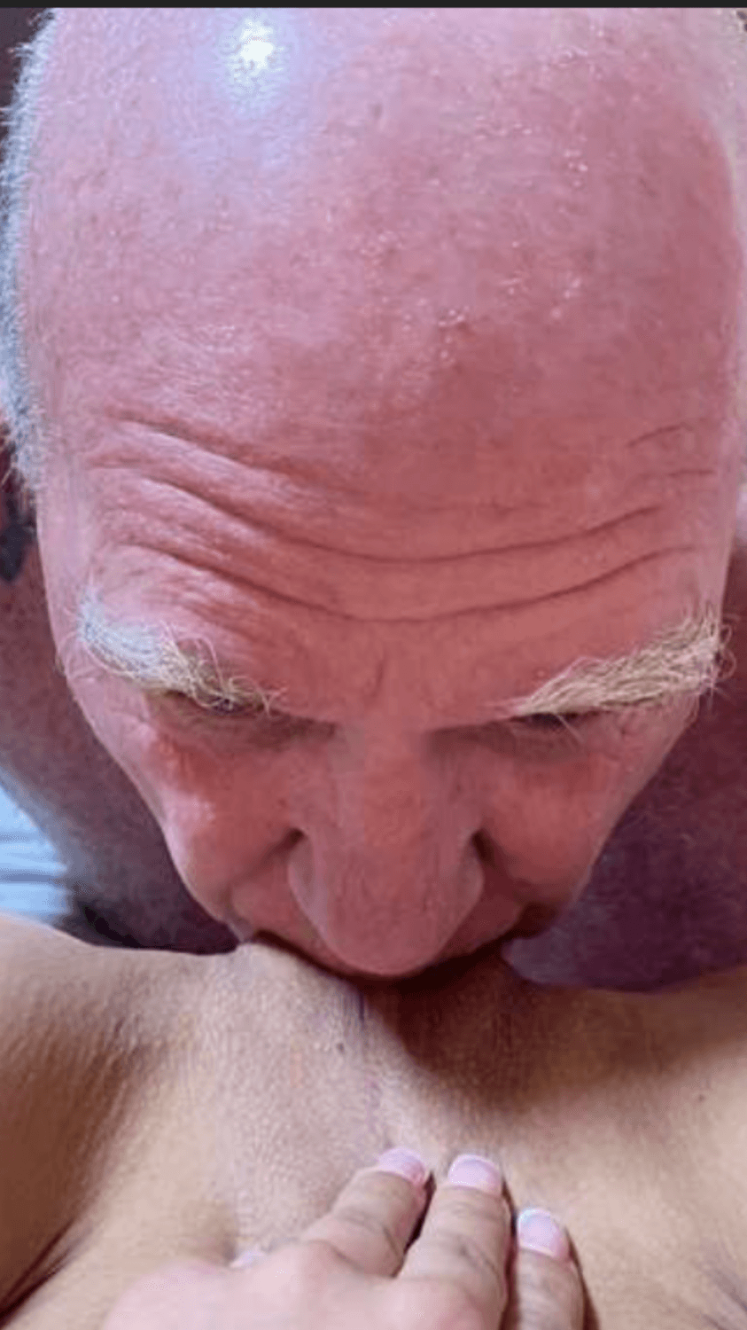 Click to view full size This whore fucked the brass!!! Barracks bunny fucked herself up the chain. Awesome! ??