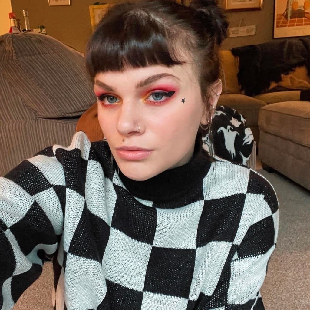 Click to view full size Fat Breasted Alt Girl