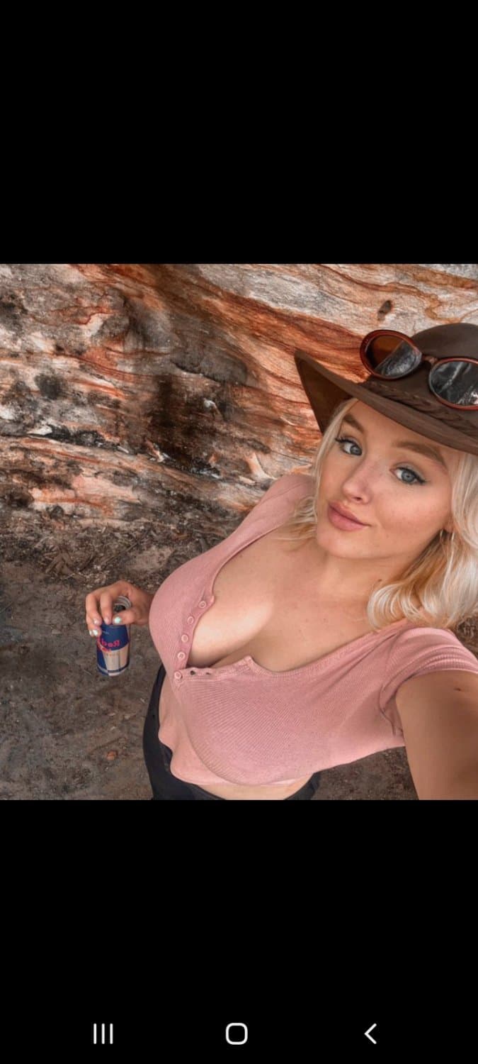 Huge bimbo tits blowing loads for each tit