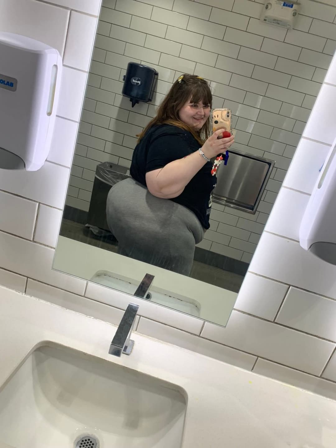 MASSIVE HUGE PAWG SSBBW BBW HUGE THICK BIG ASS GOONER MATERIAL