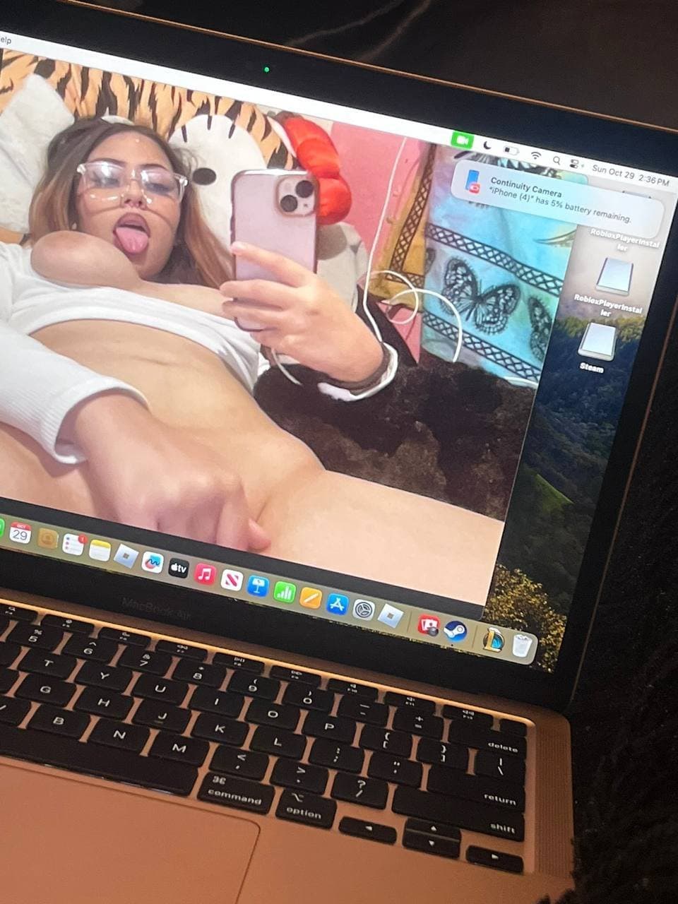 Click to view full size slutty latina squirt explosion