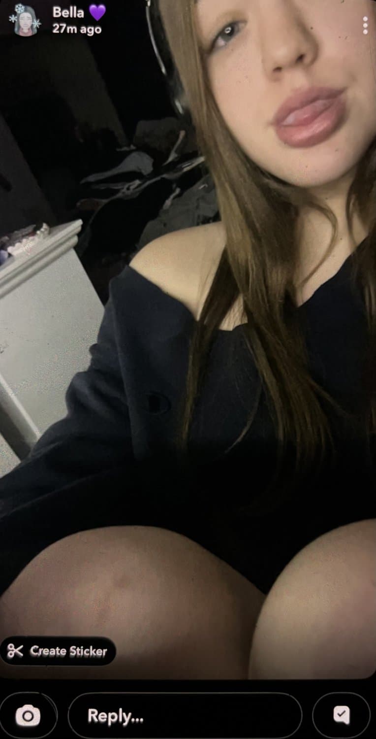 Horniest thick white teen snapchat slut gets her nudes leaked! Dumb Webslut fuck meat
