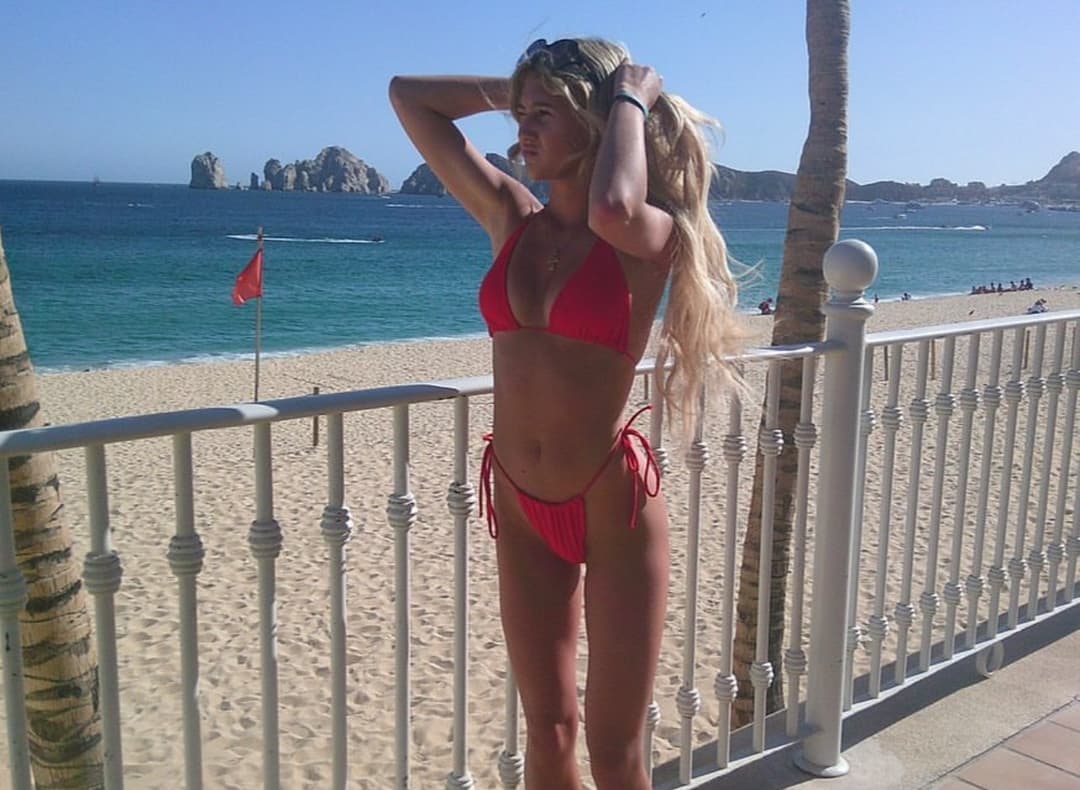 19 yo college freshman takes it in the ass